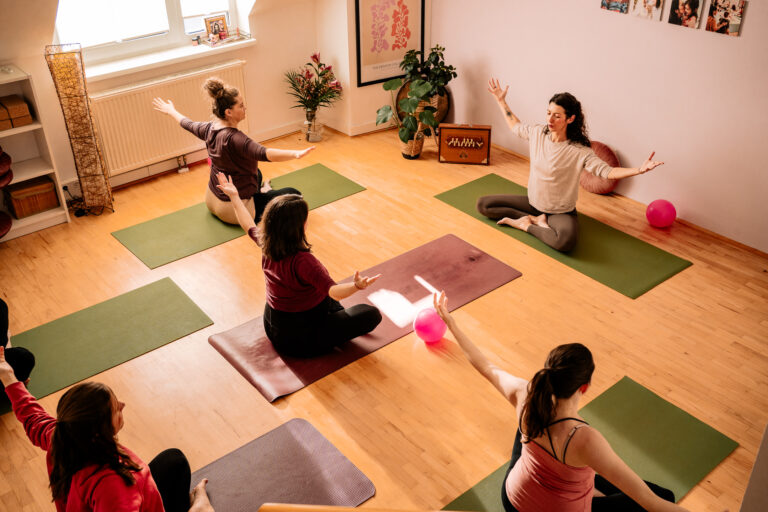 Schwangerschaftsyoga mit Yogadoula Jelena Drofenik